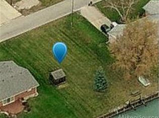 7273 Flamingo St, Algonac, MI 48001