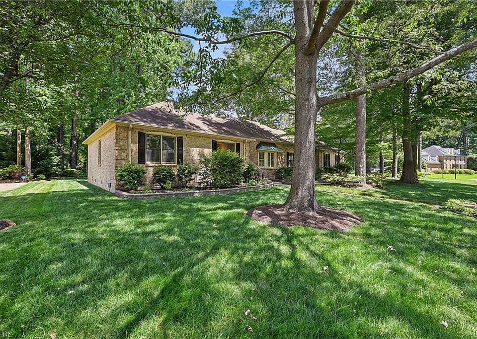1st image of 944 Royal Oak Close