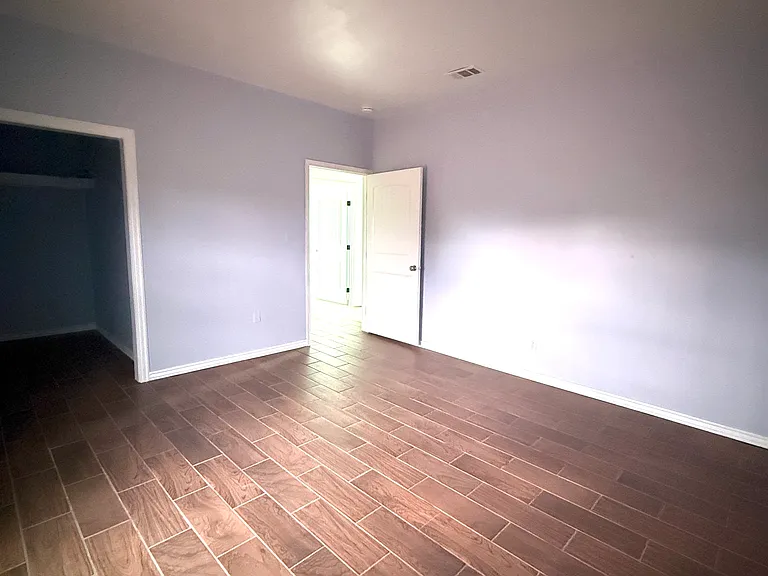 506 S Madison St — Photo 21