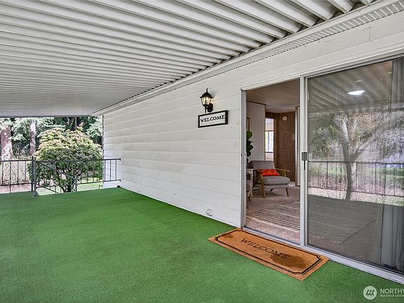 3rd image of 3323 207th Place SE