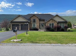 123 Fairway Estates Dr, Hollidaysburg, PA 16648