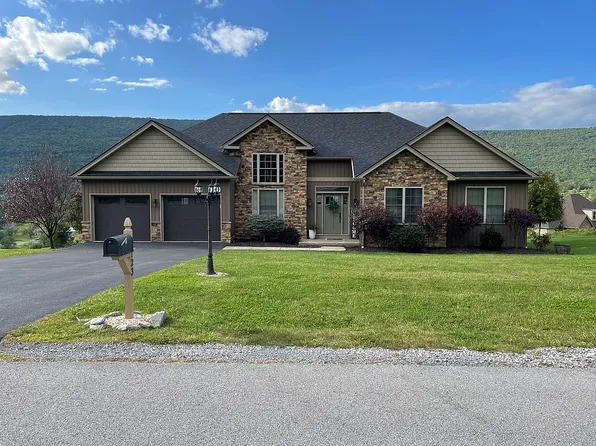 123 Fairway Estates Dr, Hollidaysburg, PA 16648