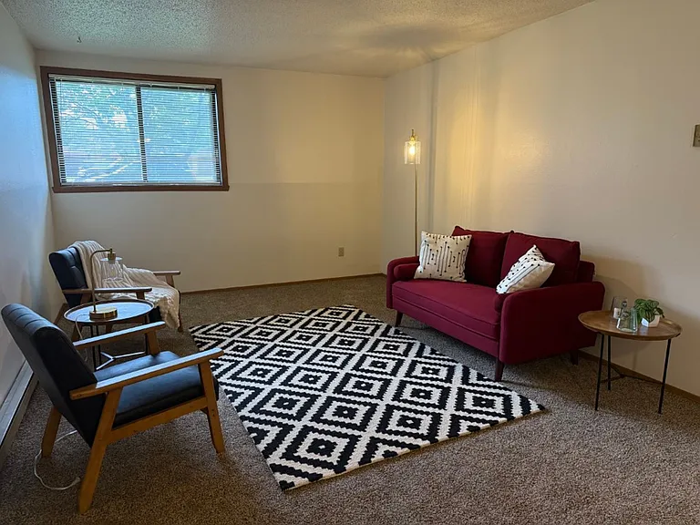 Gatewood Apartments — Photo 9