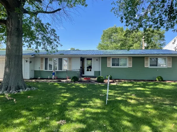 6 Davis Ct, Mansfield, IL 61854