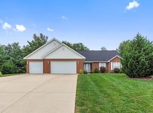 324 Grant Dr, Columbia, IL 62236