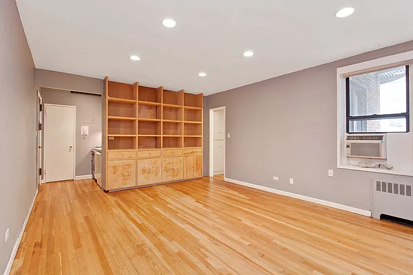 Rented by Douglas Elliman | media 2