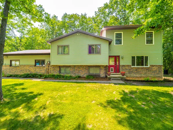 4756 Sherwood Dr, Indian River, MI 49749