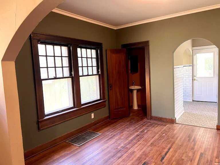 814 N Washington St — Photo 11