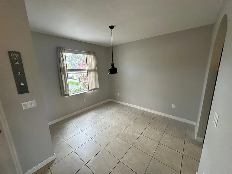 2819 SE 1st Dr #5 — Photo 14