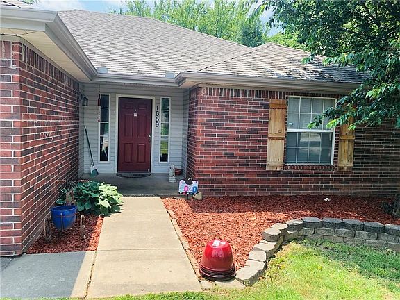 3rd image of 1659 N Desarc Way