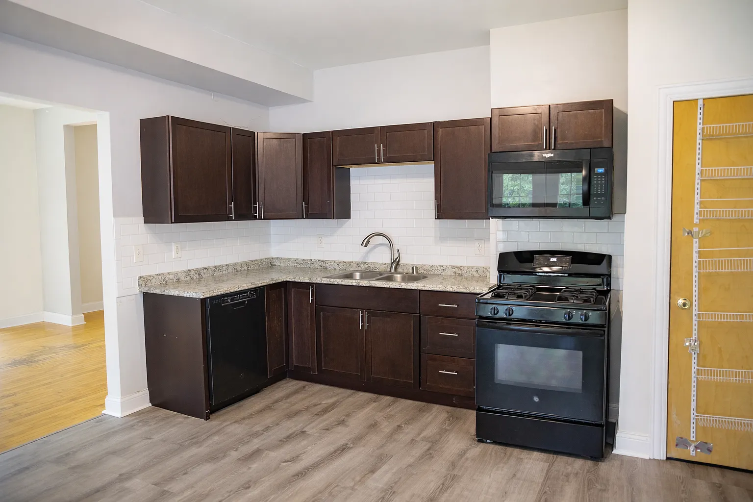 7 bed, $3,600 — Photo 2