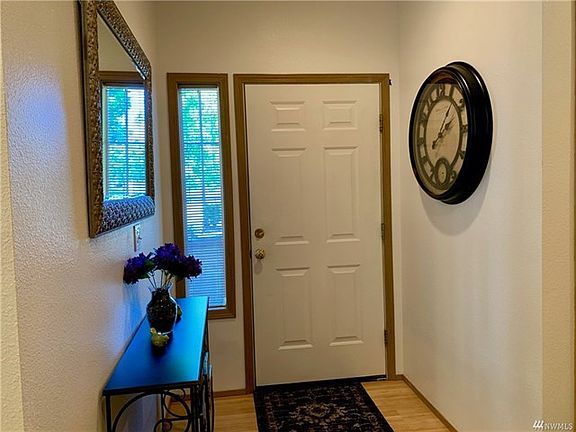 A view of the entryway