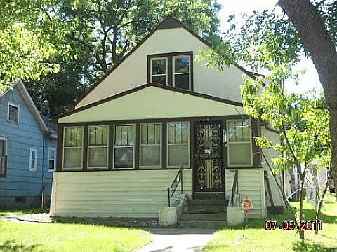 1st image of 2915 Queen Ave N