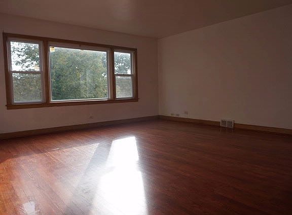 2nd image of 9040 Skokie Blvd APT 2