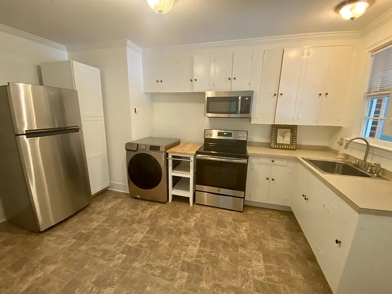 614 Capitol Pl — Photo 7