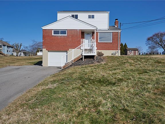 2nd image of 206 Oak Dr
