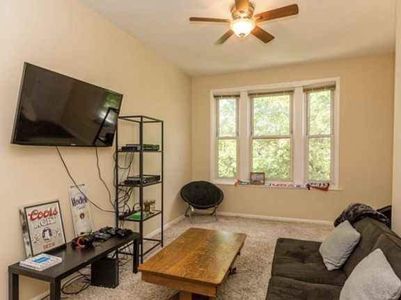 2nd image of 2417 W Fullerton Ave #1E