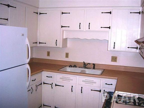 5th image of 2913 N Rockwood Dr