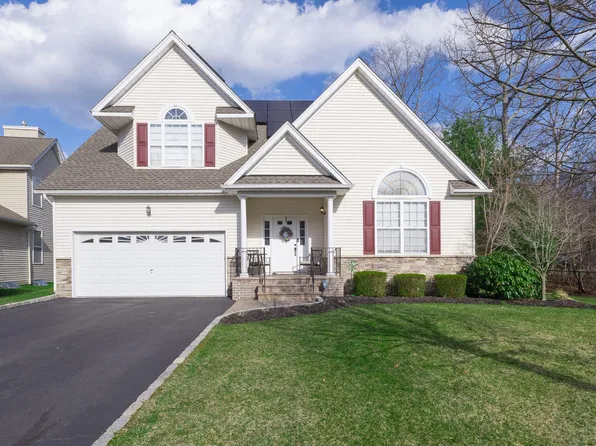 2 Joshua Court, Wading River, NY 11792