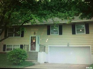 3645 29th St, Bettendorf, IA 52722