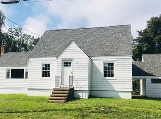 9 Willow Rd, Branford, CT 06405