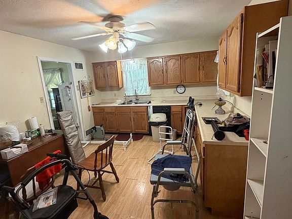 4th image of 1505 W 6th St