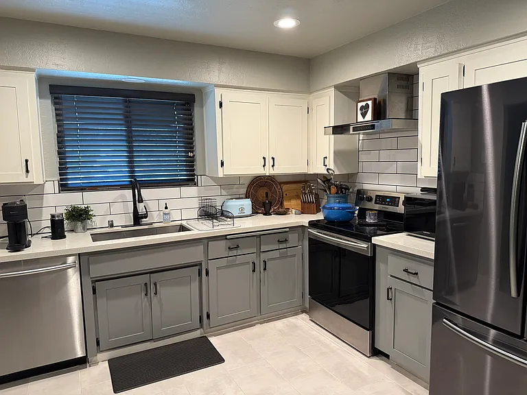 W Dovewood Ln — Photo 8