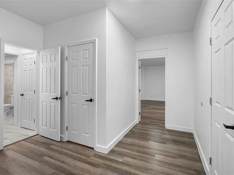 350 Wembley Cir — Photo 23