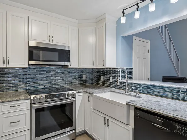 939 Russell St APT 16, Nashville, TN 37206