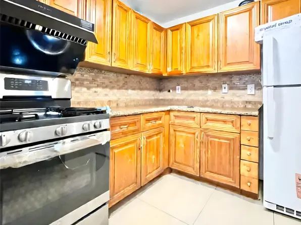 42-38 Judge Street image 7 of 10