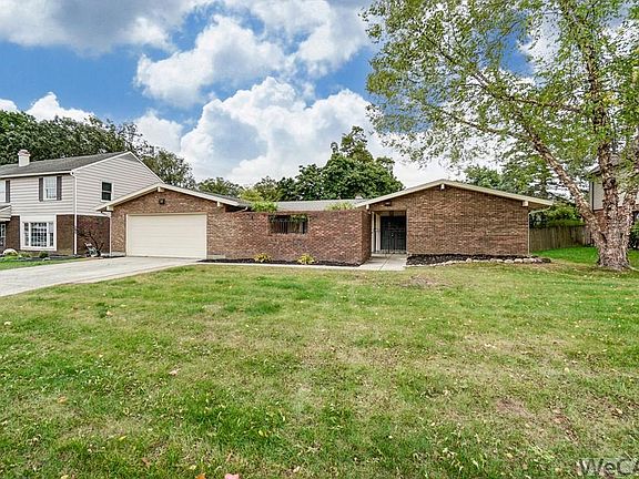 3rd image of 3349 Peachtree Pl