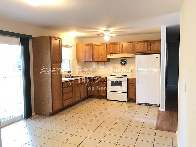 302 Brightsand Ct — Photo 3