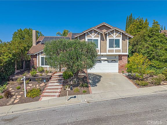 3rd image of 326 Fox Ridge Dr