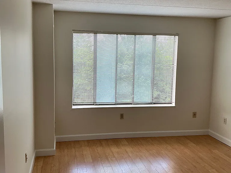 1550 Worcester Rd #528 — Photo 2