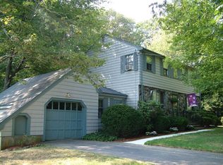 6 Sunset Dr, Medway, MA 02053