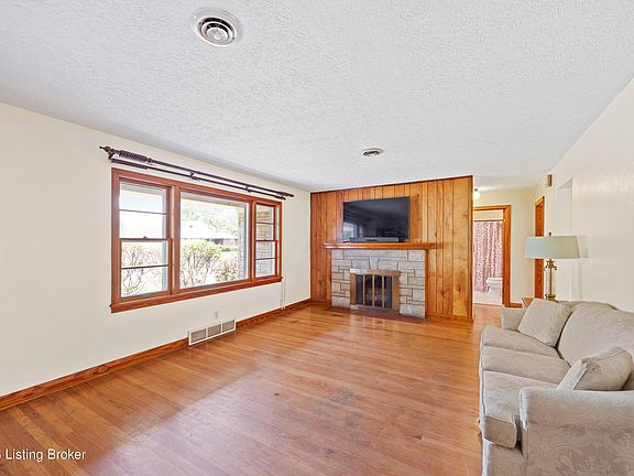 3rd image of 6707 Norway Dr