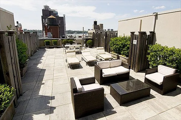 Sold by Boulevard Residentials | media 10