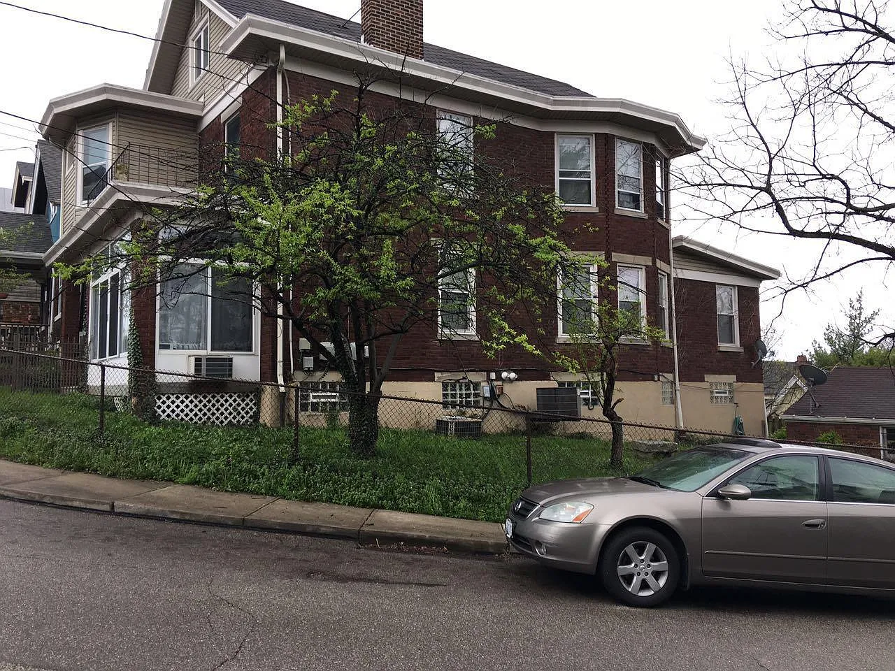 4 bed, 1100 sqft, $1,990 — Photo 2