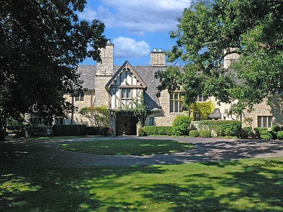 3rd image of 1650 Green Bay Rd