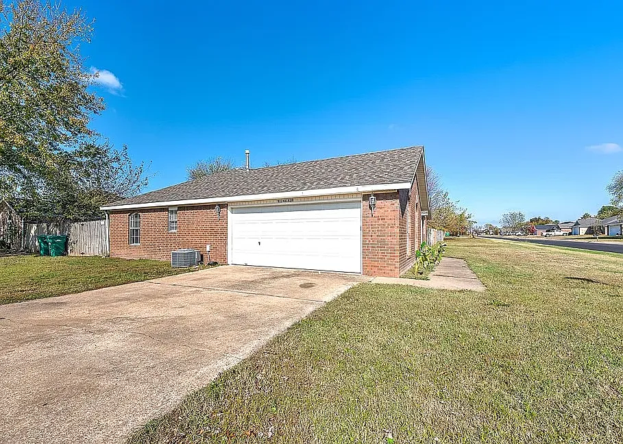 4 bed, 1527 sqft, $1,500 — Photo 2