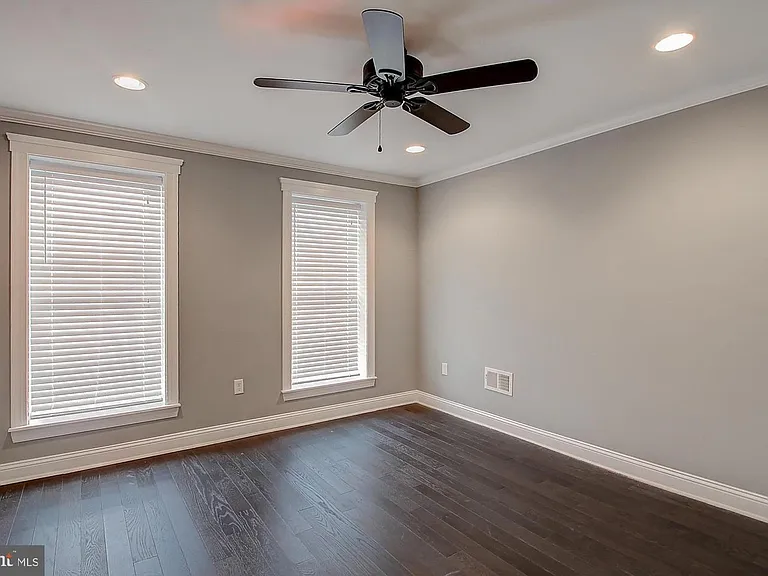 1430 S Charles St — Photo 15