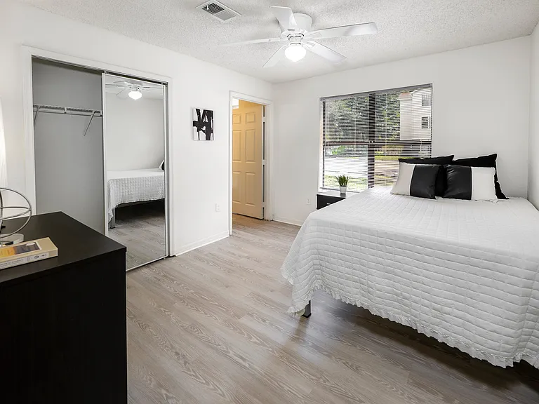 Forest View Apartments — Photo 9