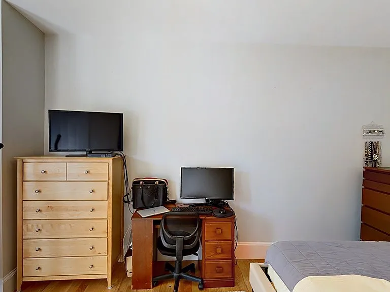 68-70 Moseley St #4 — Photo 11