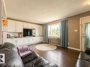 9827 152nd St NW, Edmonton, AB T5P1X2