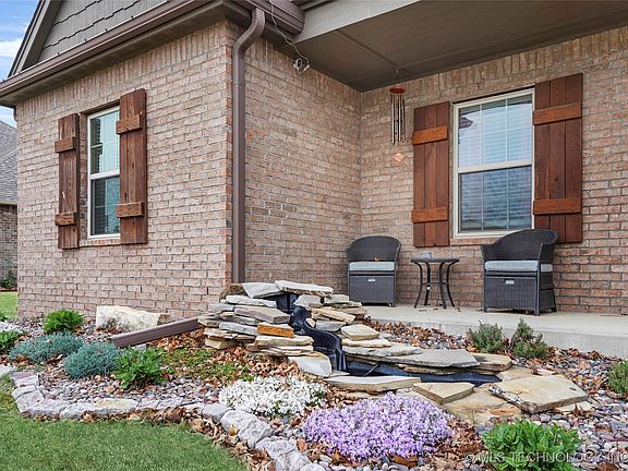 3rd image of 1420 Mabelle Dr