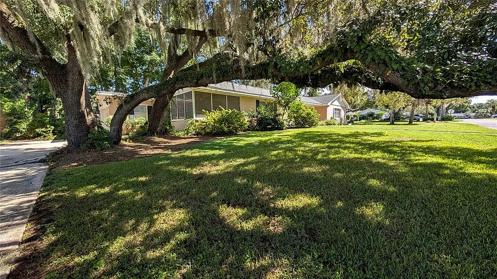 3 bed, 2.5 bath, 1767 sqft, $1,995 — Photo 2