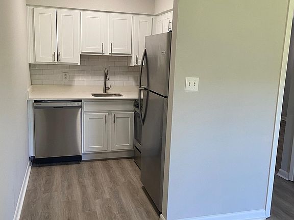 3rd image of 3216 W Deleon St #2