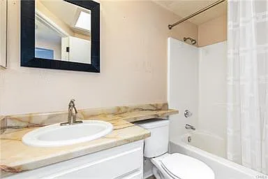 223 Oak Meadow Ln — Photo 11