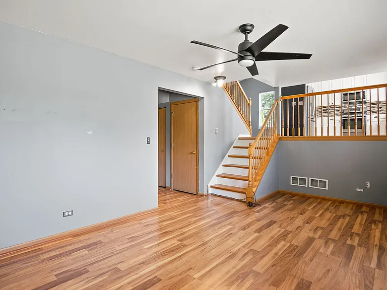 776 Chesterfield Ln — Photo 15