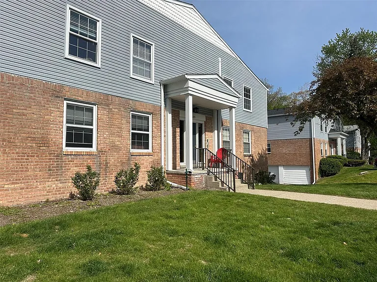 509 E University Dr #506-206 — Photo 2